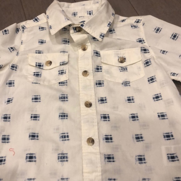 A Bundle, 1 Ralph Lauren & 1 Old Navy shirt. - Picture 7 of 12